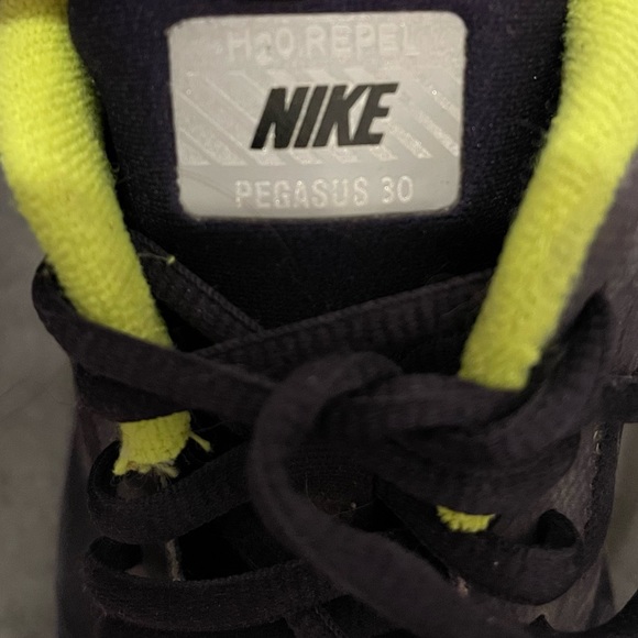 Nike Pegasus Zoom 30 H2O Repel Running Shoes - Picture 3 of 7